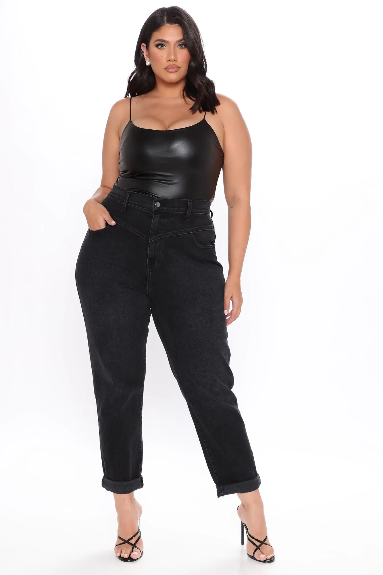 Affair Of The Heart Mom Jeans - Black