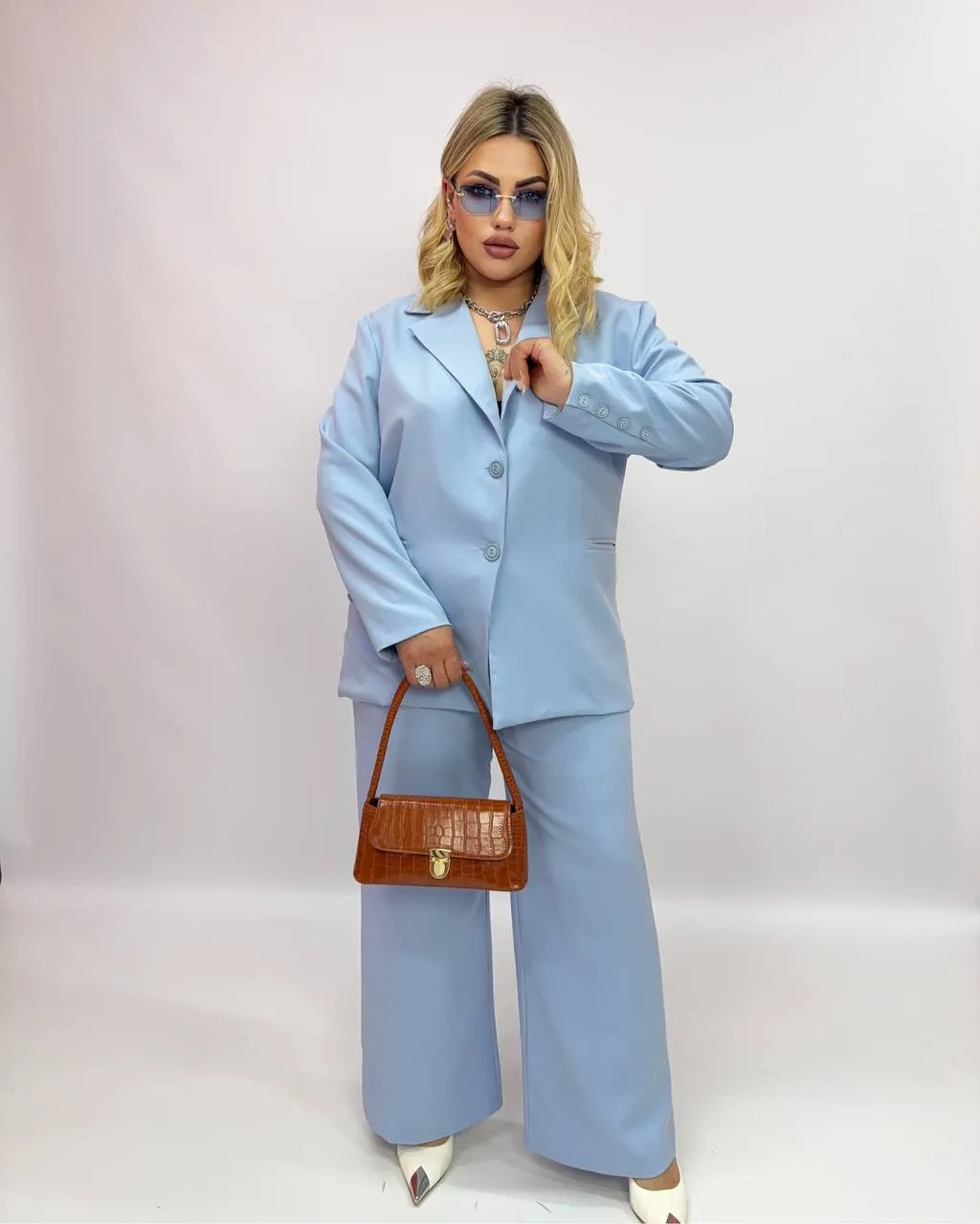 High-waisted pants
