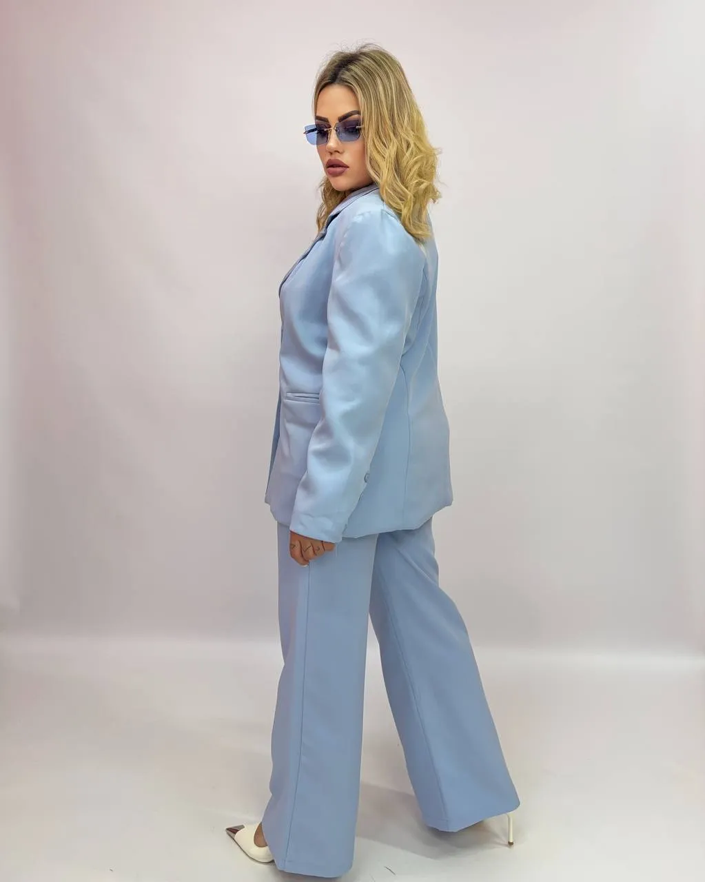 High-waisted pants