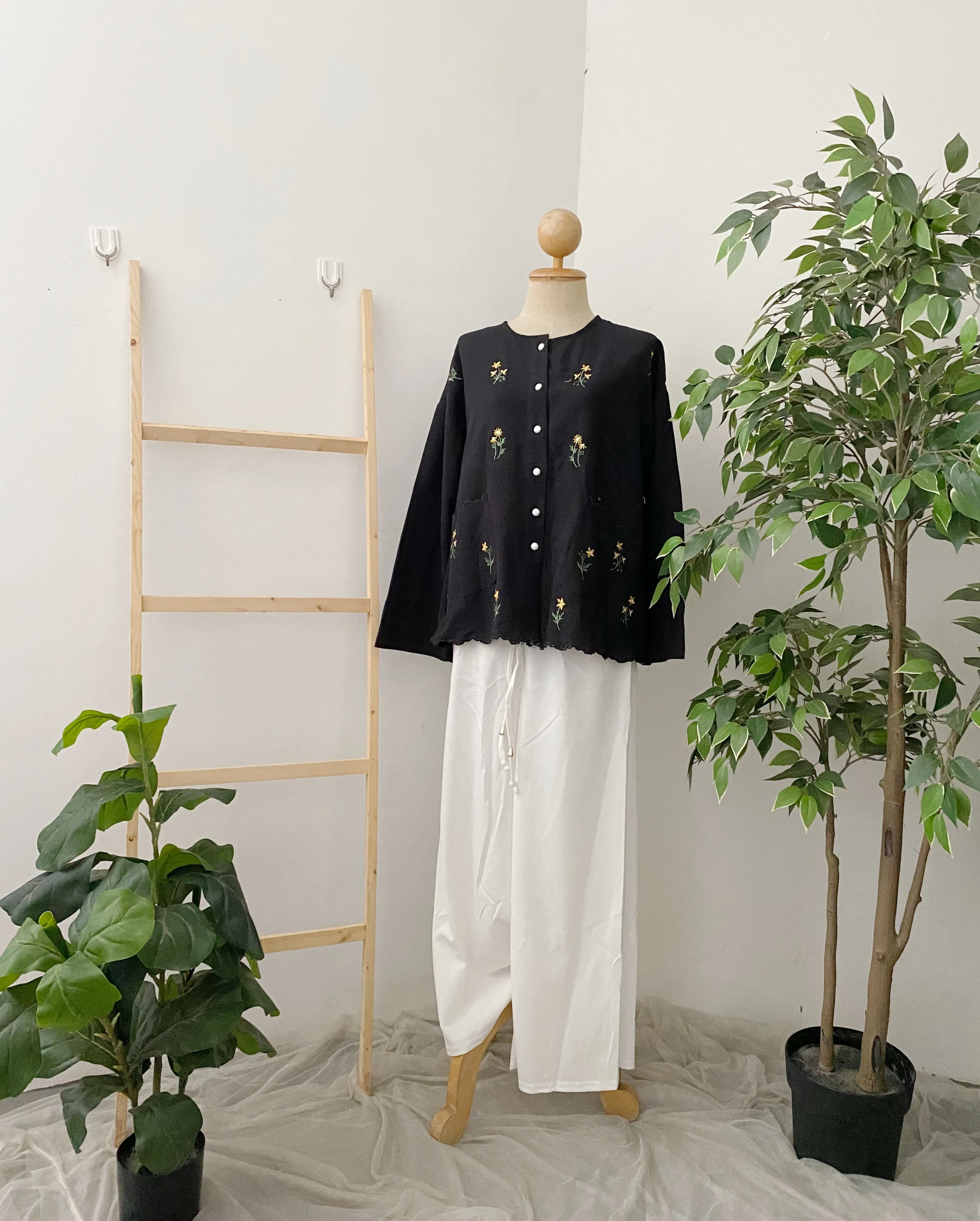 Sulam Tops -Nani