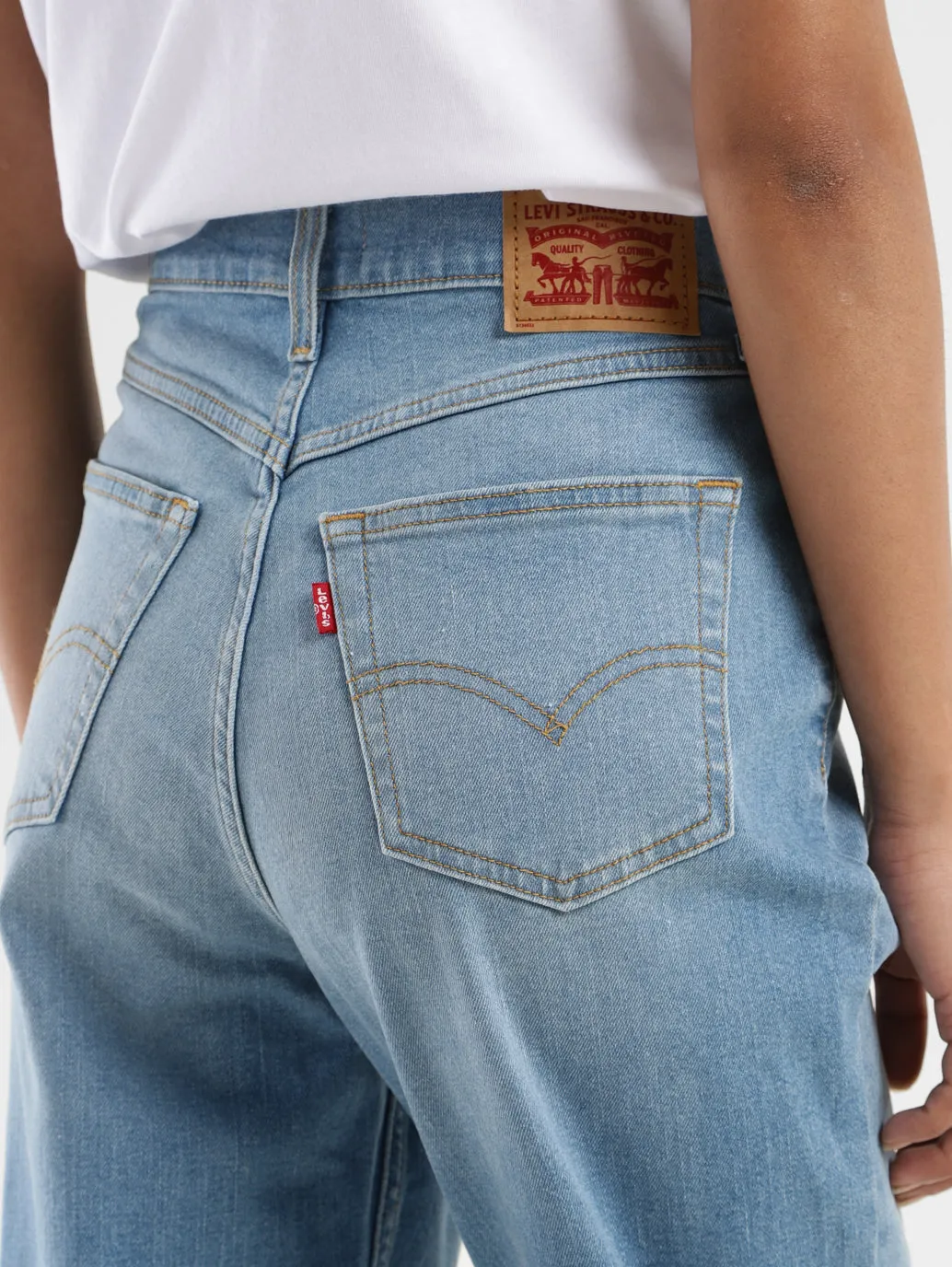 Women's Blue Loose Tapered Fit High Rise Jeans